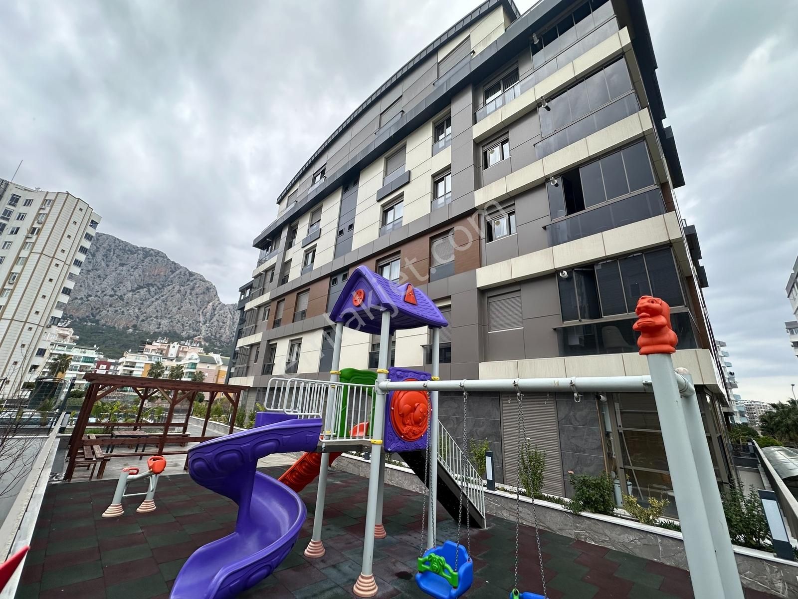 Lüks Sıfır Eşyalı Daire 2+1 Doğalgazlı Havuzlu - Görsel 17