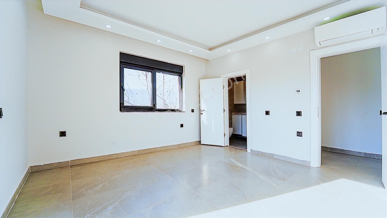 Döşemealtı Tomalar'da Havuzlu Tam Müstakil Lüks Villa - Görsel 33