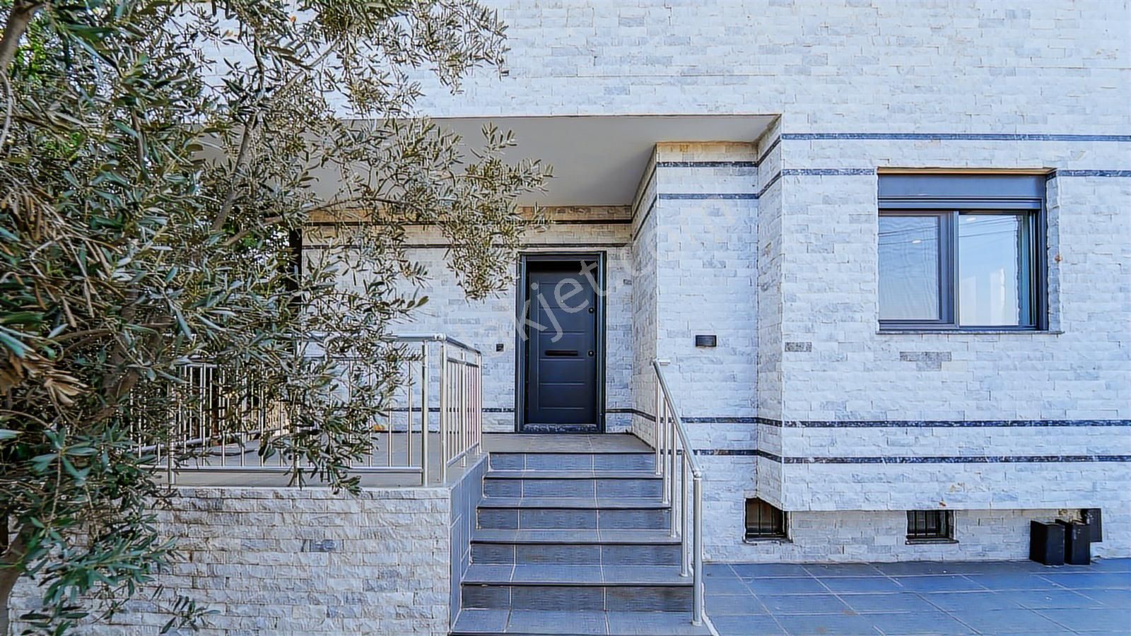 Döşemealtı Tomalar'da Havuzlu Tam Müstakil Lüks Villa - Görsel 5