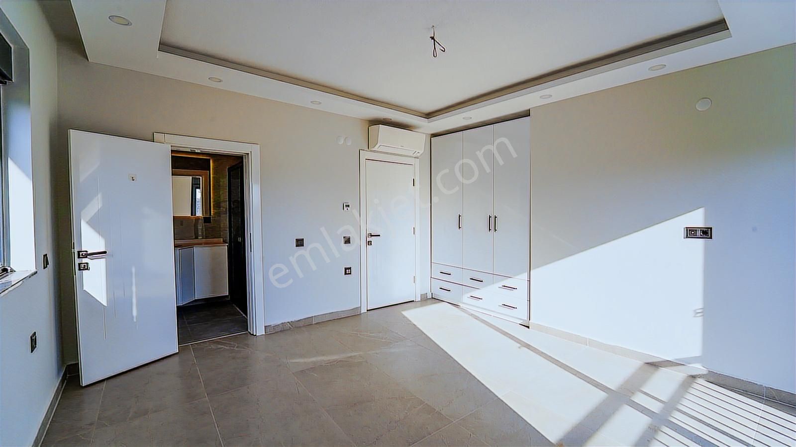 Döşemealtı Tomalar'da Havuzlu Tam Müstakil Lüks Villa - Görsel 30