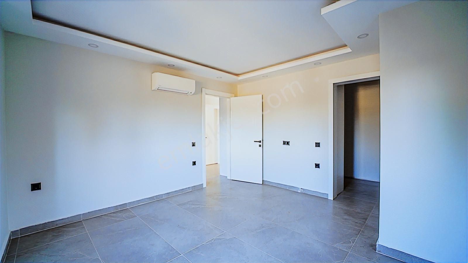 Döşemealtı Tomalar'da Havuzlu Tam Müstakil Lüks Villa - Görsel 11