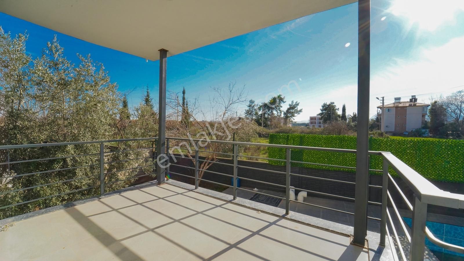 Döşemealtı Tomalar'da Havuzlu Tam Müstakil Lüks Villa - Görsel 15