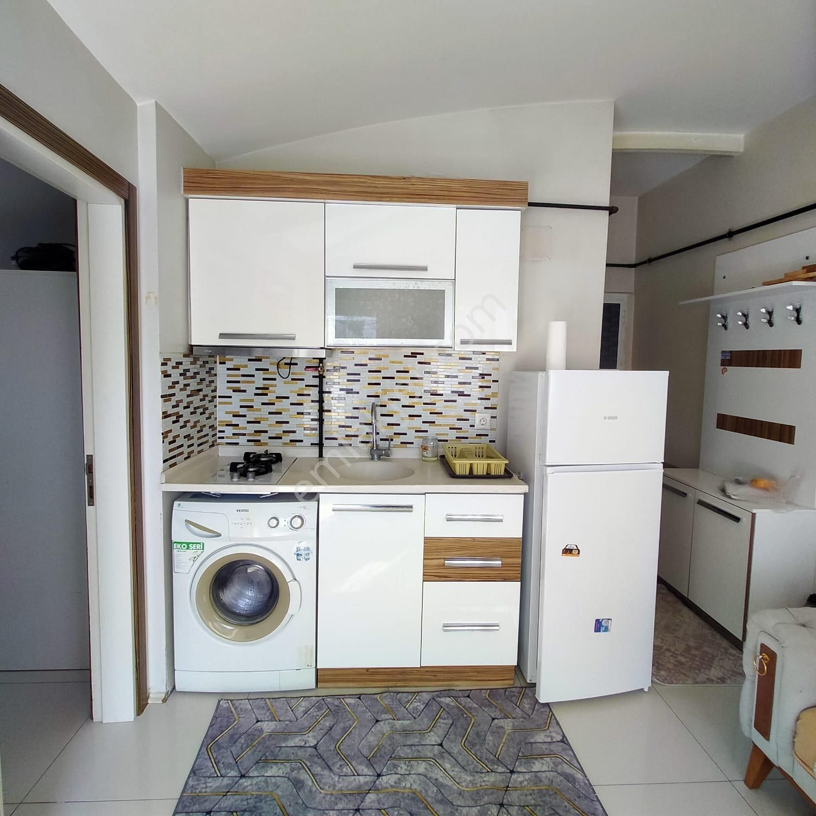 Ender Uysal Gayrimenkulden Yunusemre De Kiralık Teraslı 2+1 Çatı Katı Apart....