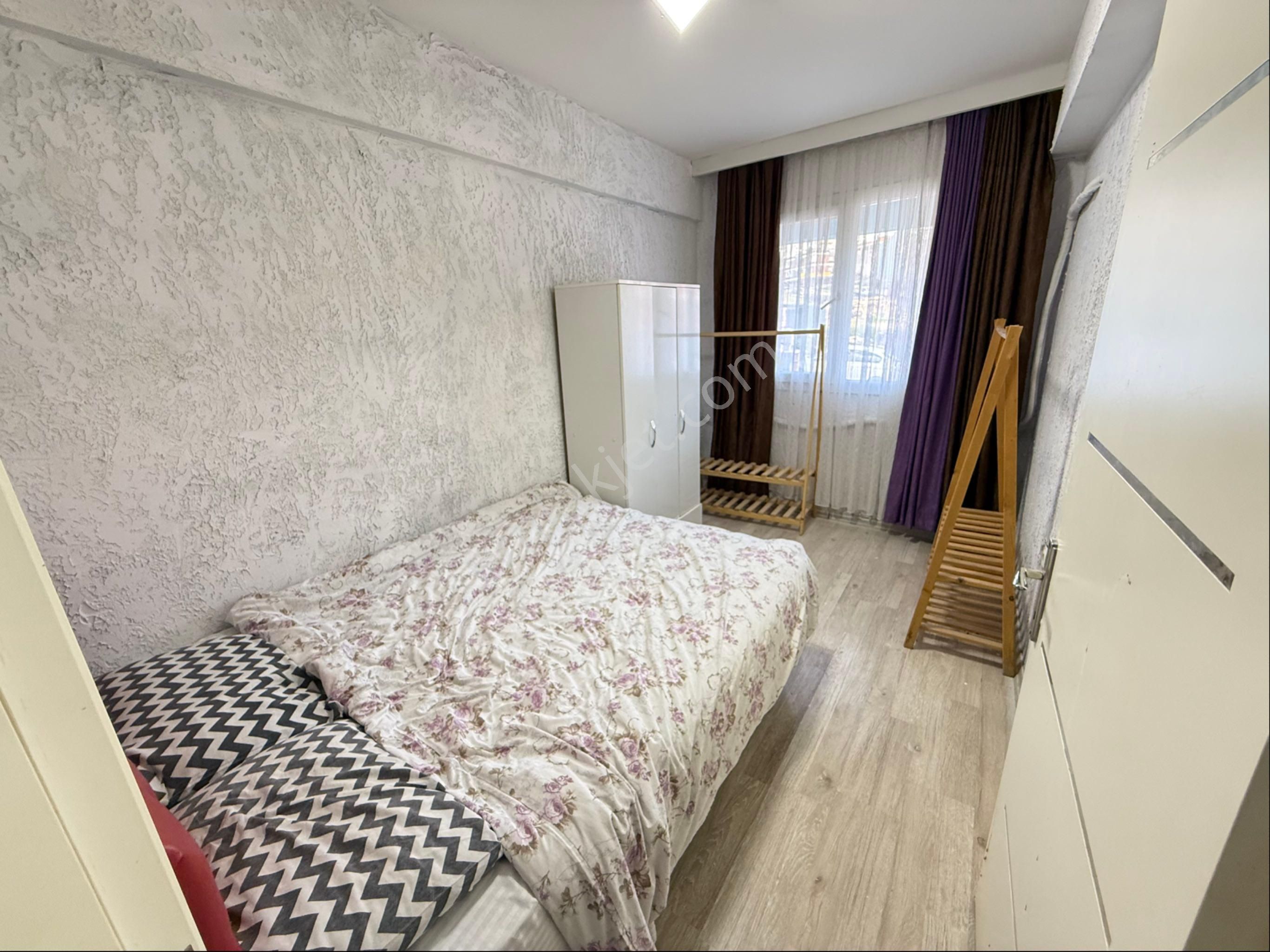 Adatepede Üniversiteye Yürüme Mesafesinde Arakat Eşyalı Satılık Yatırımlık Boş Daire - Görsel 14