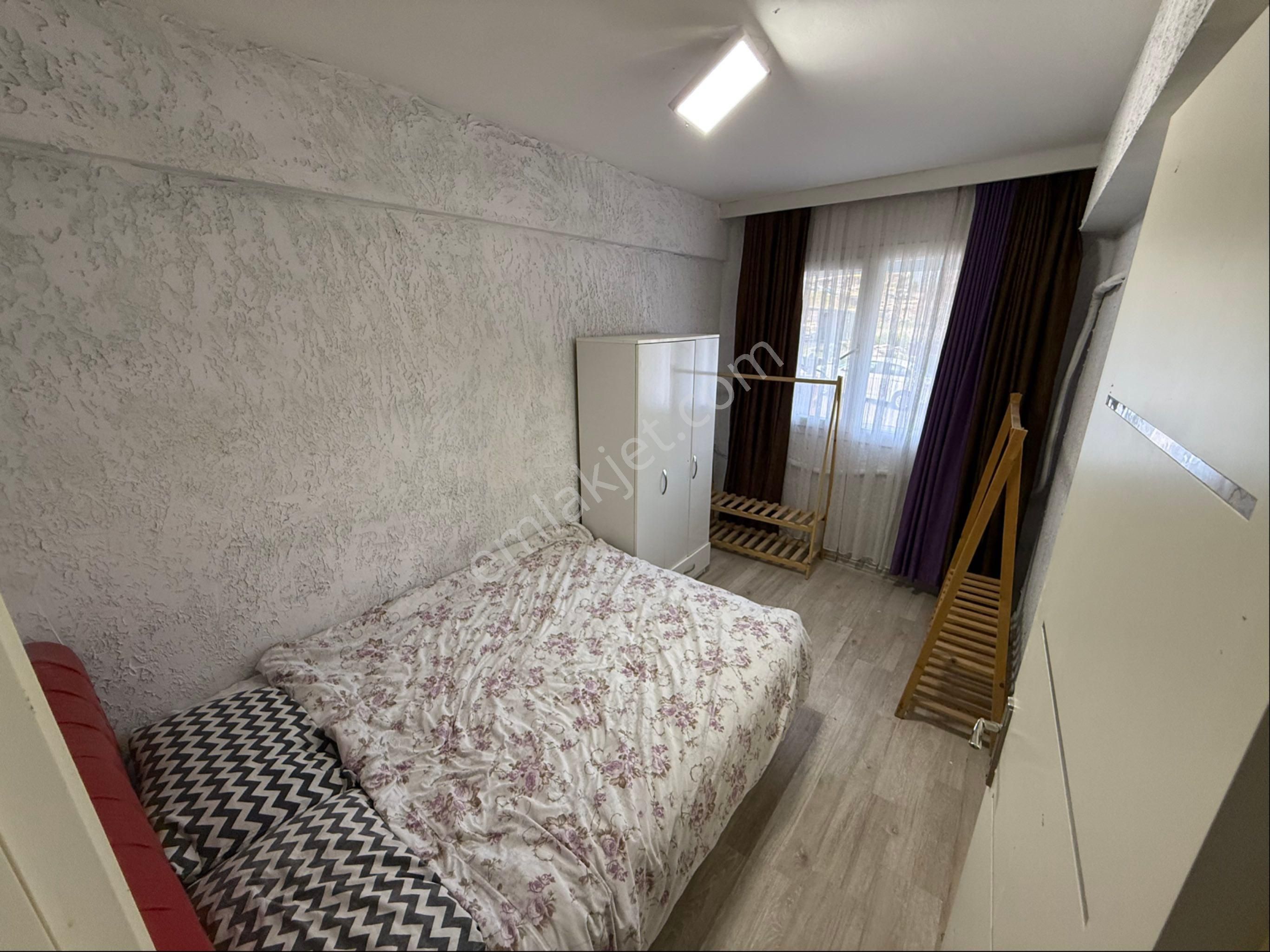 Adatepede Üniversiteye Yürüme Mesafesinde Arakat Eşyalı Satılık Yatırımlık Boş Daire - Görsel 18