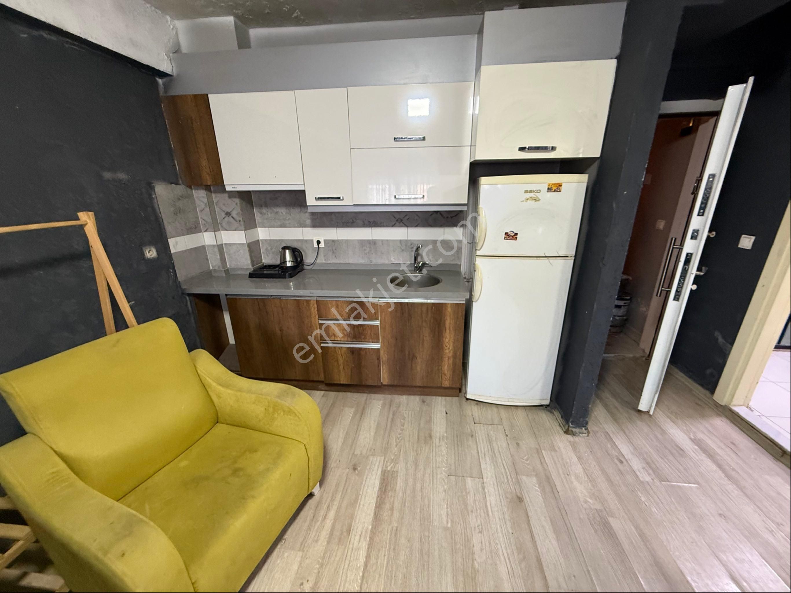 Adatepede Üniversiteye Yürüme Mesafesinde Arakat Eşyalı Satılık Yatırımlık Boş Daire - Görsel 4