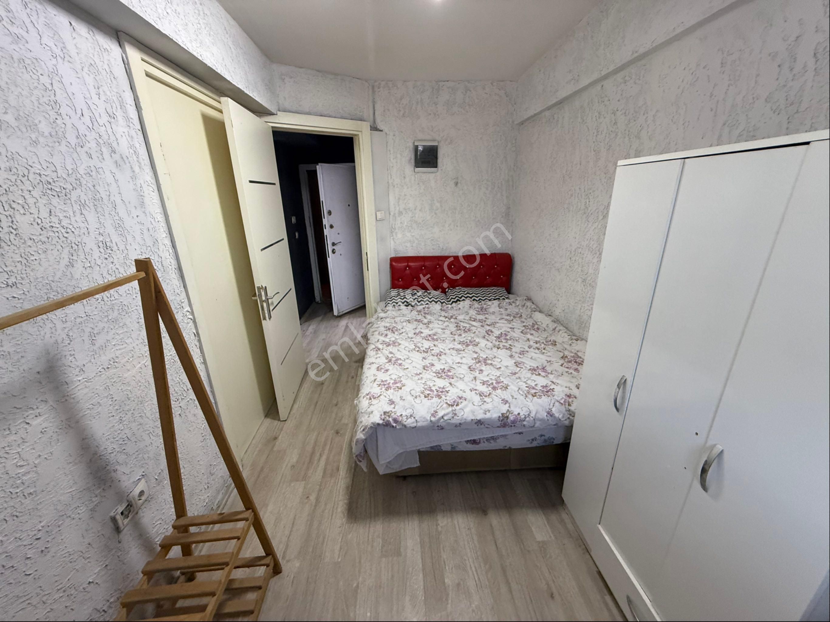 Adatepede Üniversiteye Yürüme Mesafesinde Arakat Eşyalı Satılık Yatırımlık Boş Daire - Görsel 17