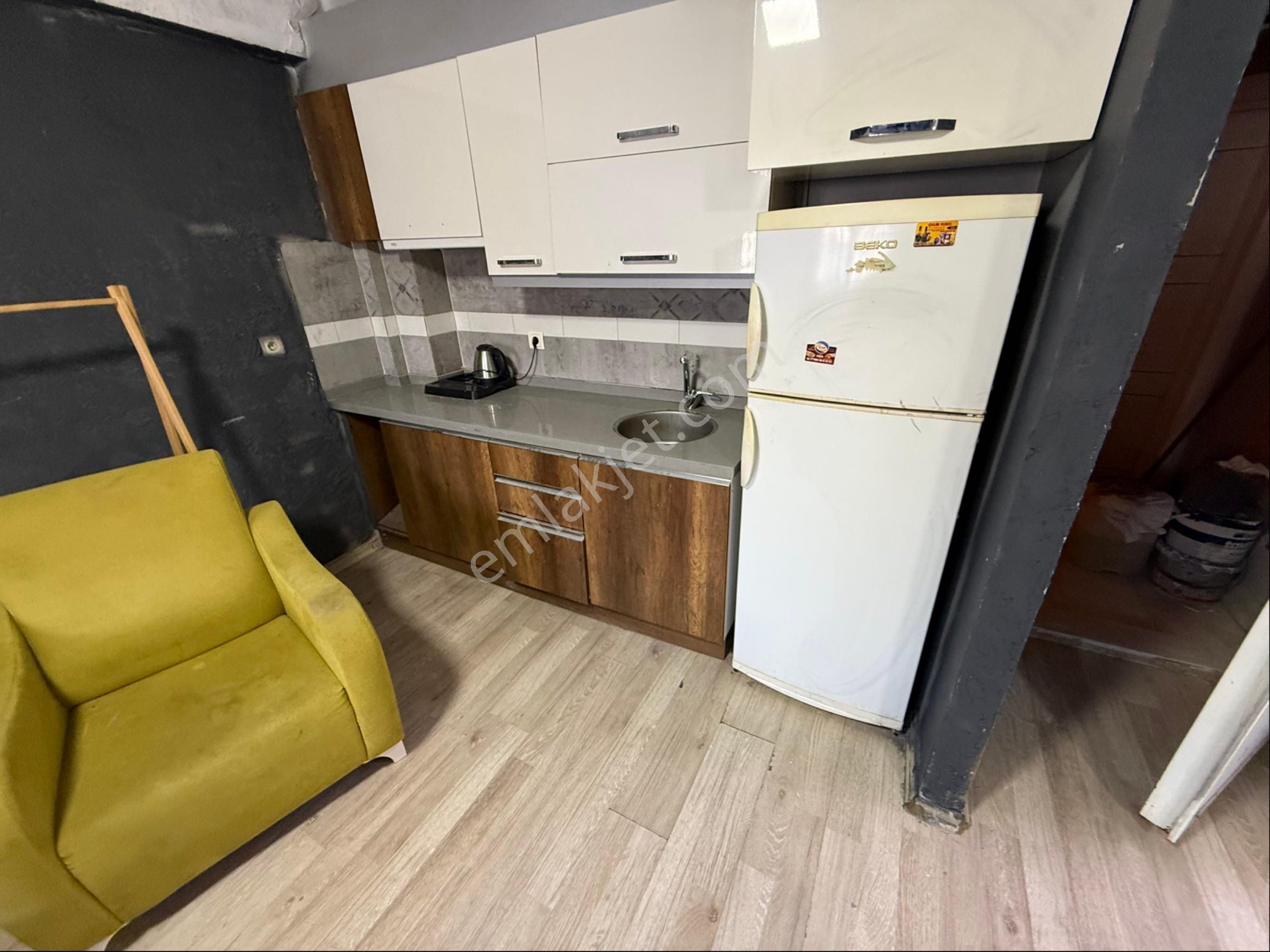 Adatepede Üniversiteye Yürüme Mesafesinde Arakat Eşyalı Satılık Yatırımlık Boş Daire - Görsel 11