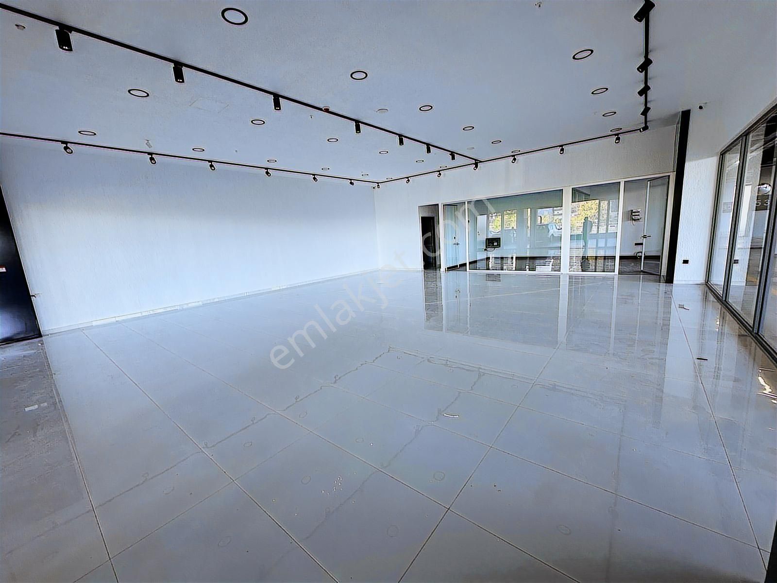 Remax Duygu Ersöz-autogross Giriş,köşe Başı,tem'e Cephe Dükkan