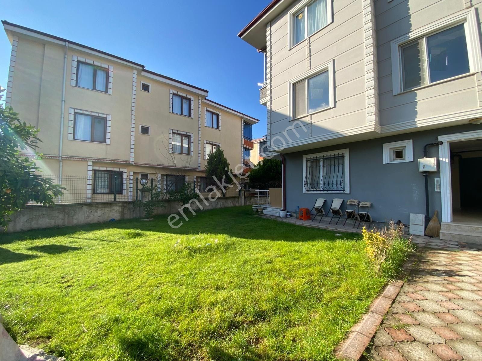 Karasu Çiğdem Emlak...akkum Da Eşyalı Kiralık & Mutfak Ayrı 2+1