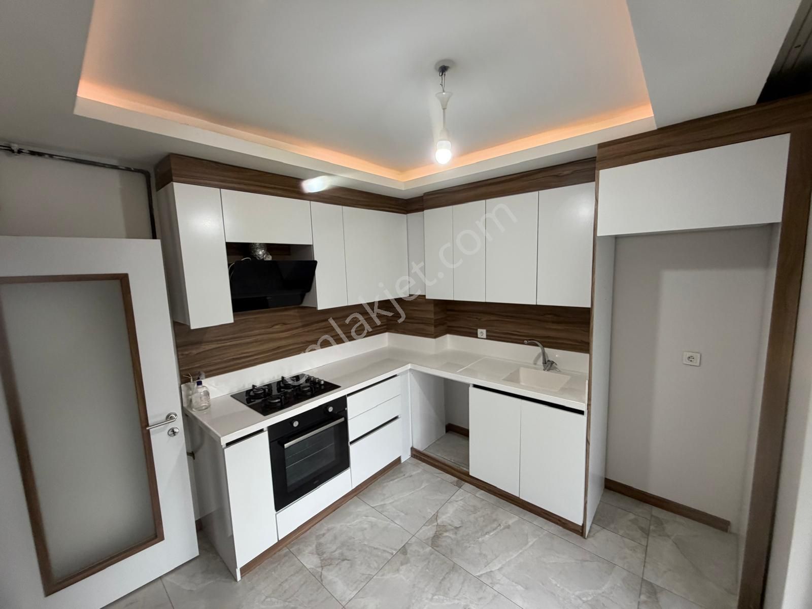 Demiröz'den M.kemalde Harika Lokasyonda Güney&batı Cephe 2+1 Daire - Görsel 2