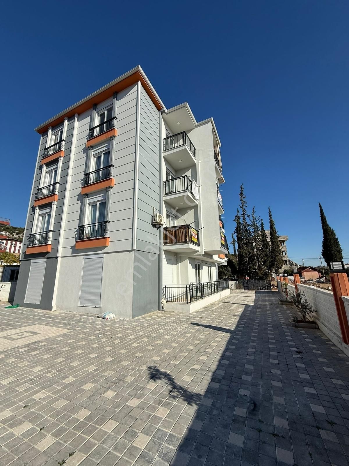 Varsak Menderes'te Kiralık 1+1 Açık Mutfak Giriş Kat Daire - Görsel 6