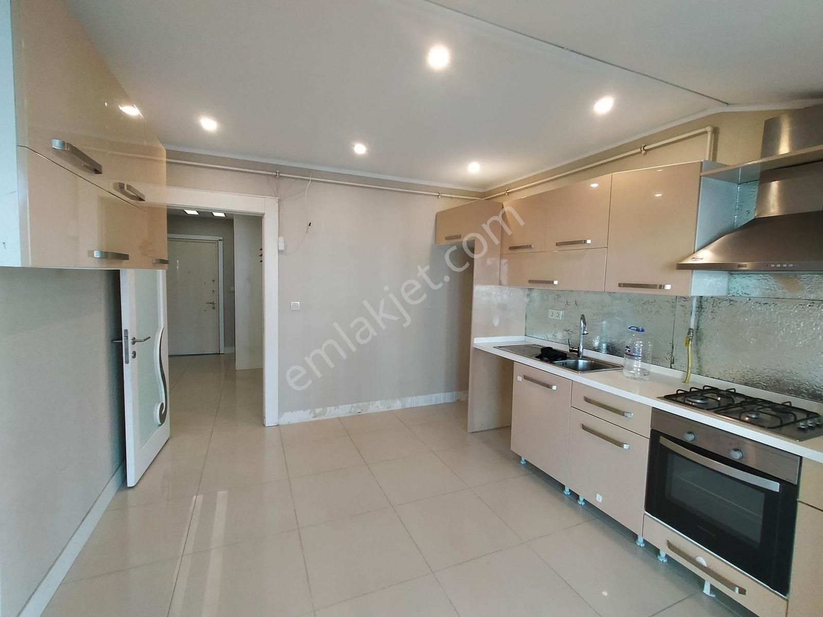 Beylikdüzü Osmanlı Cad. Muhteşem Teraslı 2+1 Geniş Kiralık Daire - Görsel 13