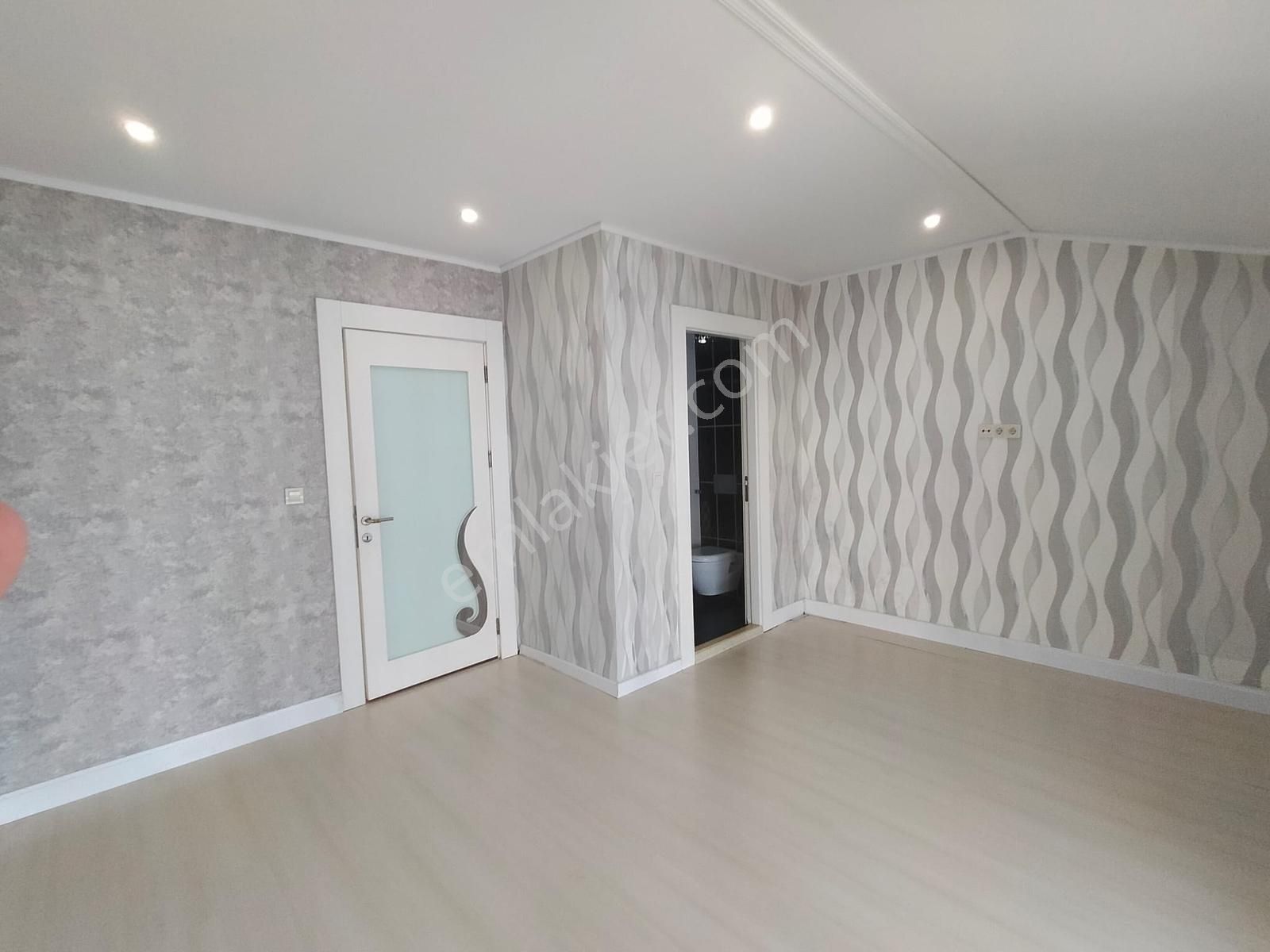 Beylikdüzü Osmanlı Cad. Muhteşem Teraslı 2+1 Geniş Kiralık Daire - Görsel 8