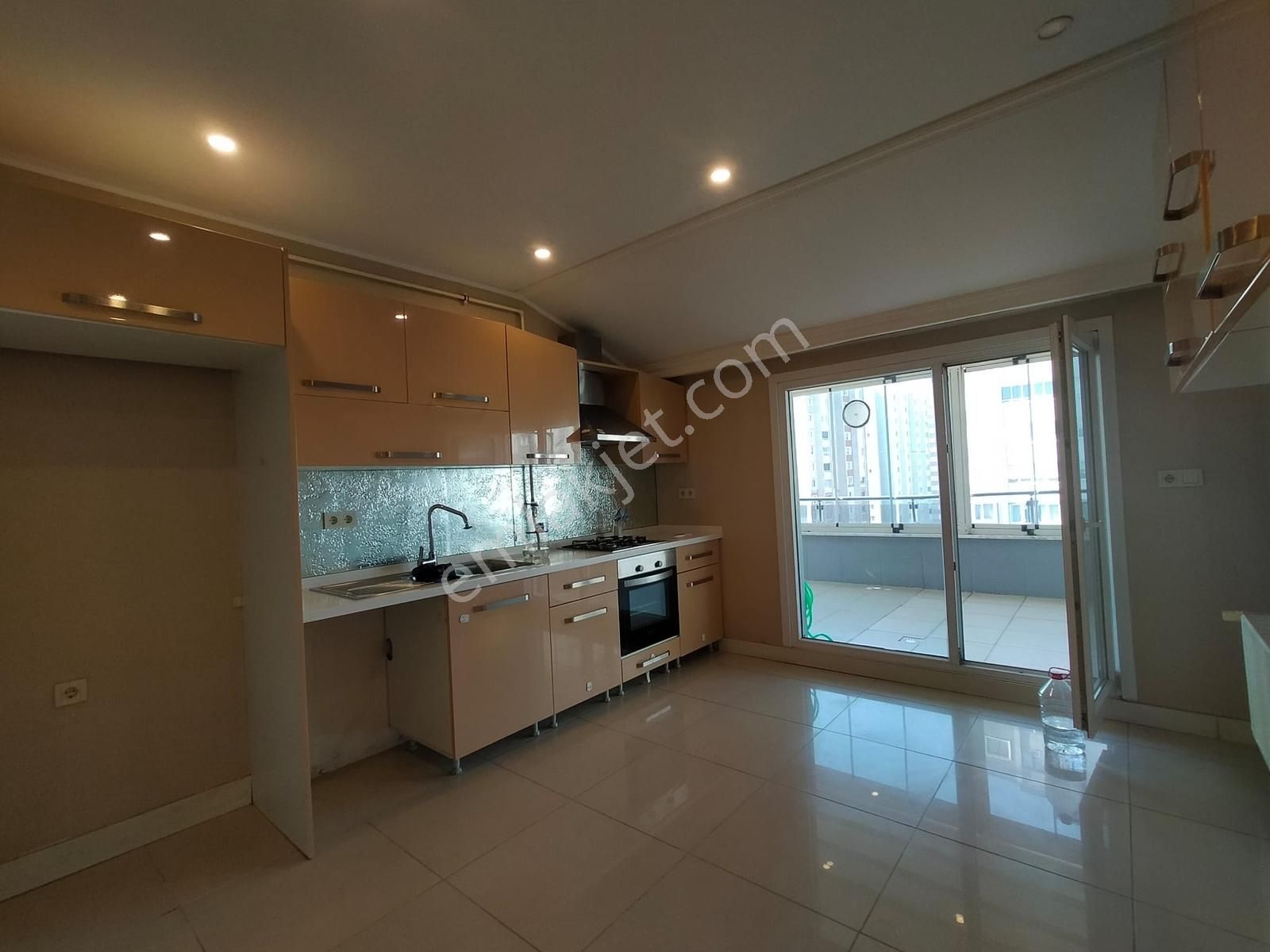 Beylikdüzü Osmanlı Cad. Muhteşem Teraslı 2+1 Geniş Kiralık Daire - Görsel 6