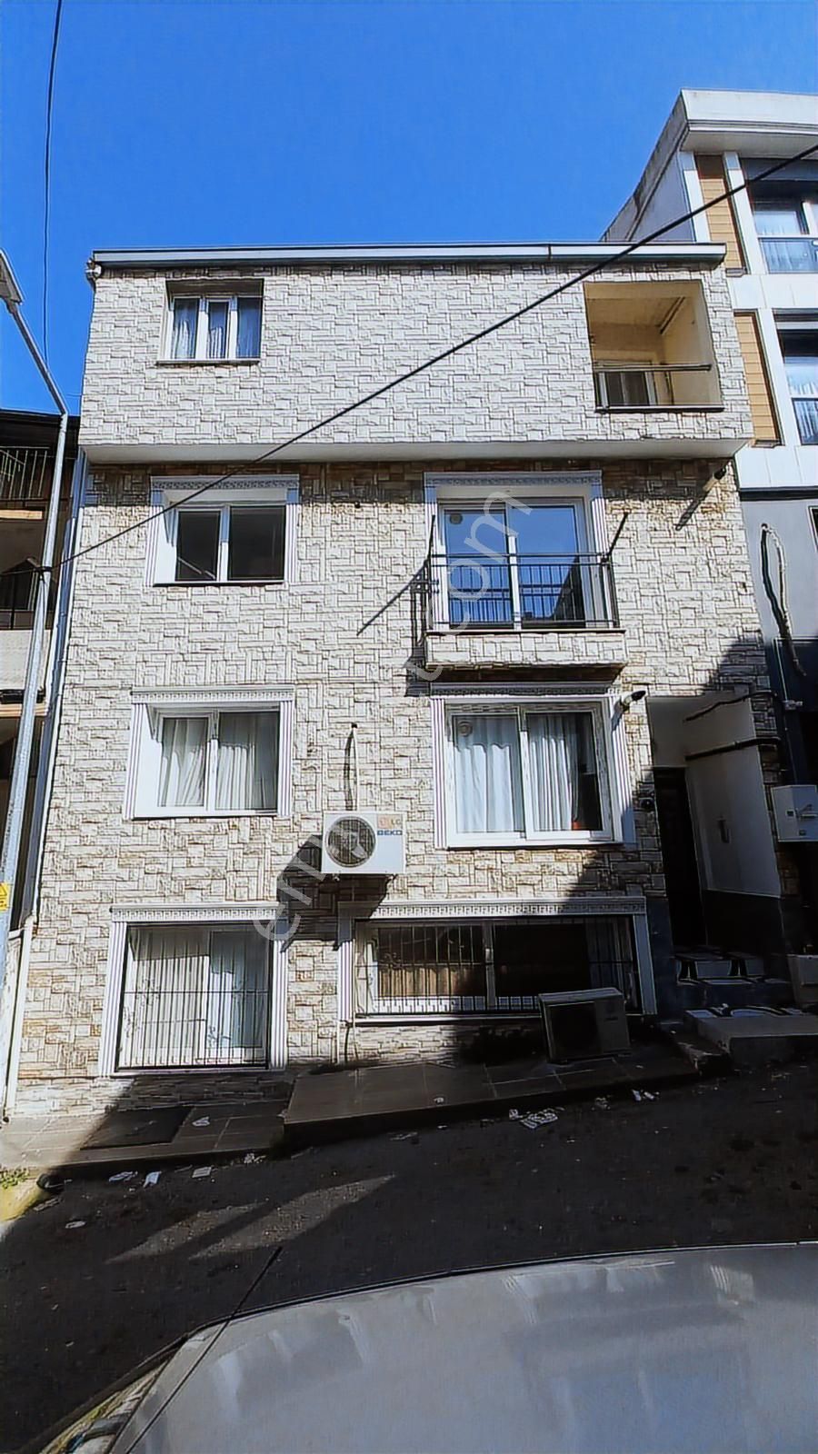 İzmir Buca Yaylacık Mahallesi 1+1 Kiralık Daire