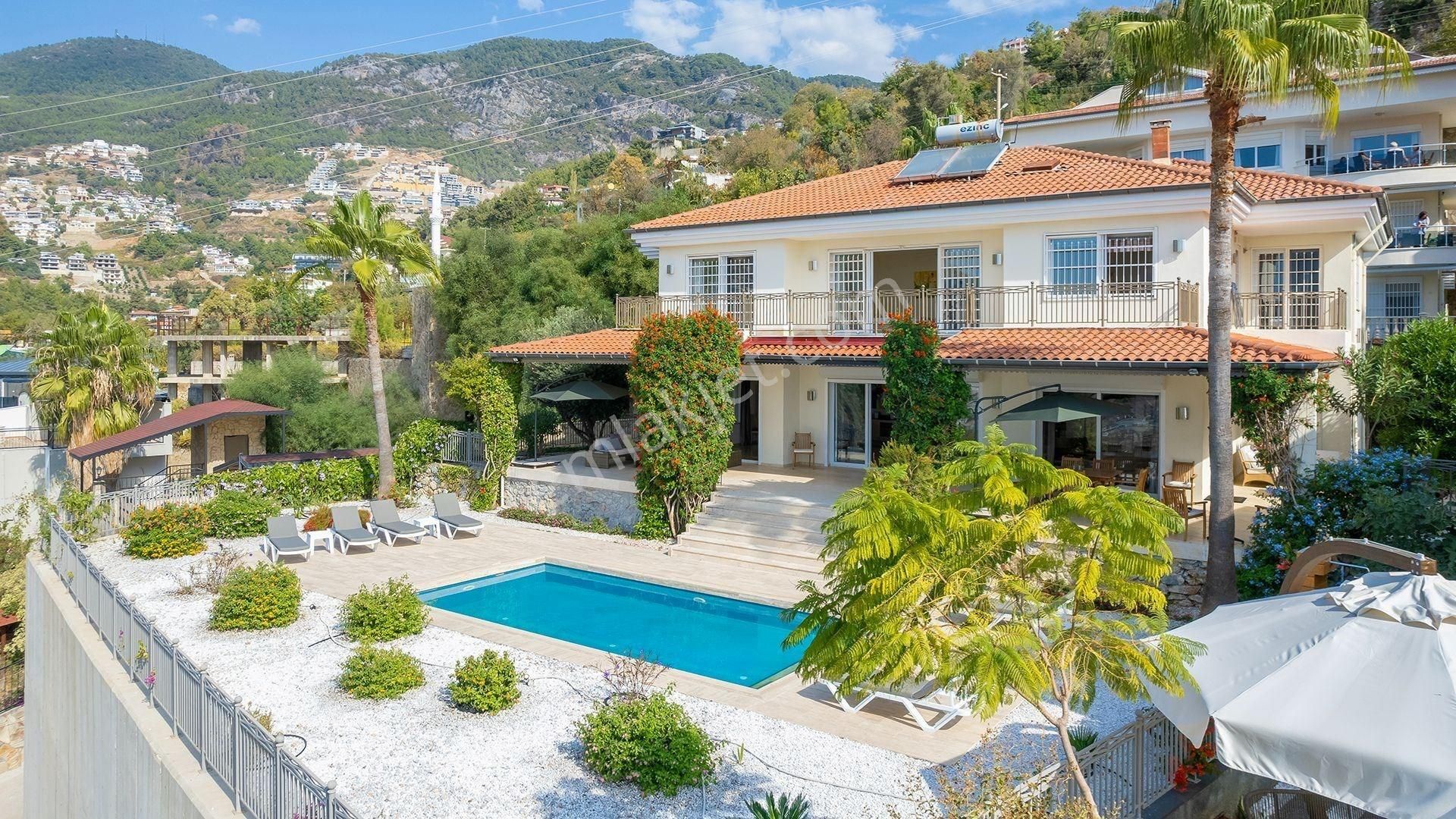 Alanya Bektaş 5+1 Özel Havuzlu Özel Bahçeli Muhteşem Villa