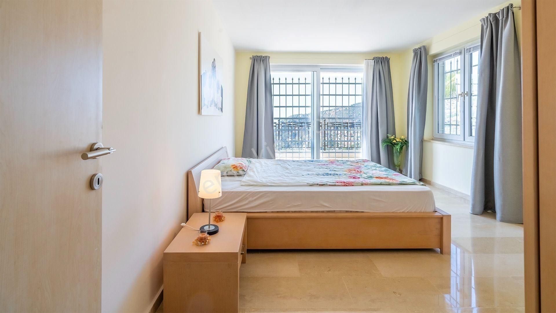 Alanya Bektaş 5+1 Özel Havuzlu Özel Bahçeli Muhteşem Villa - Görsel 15