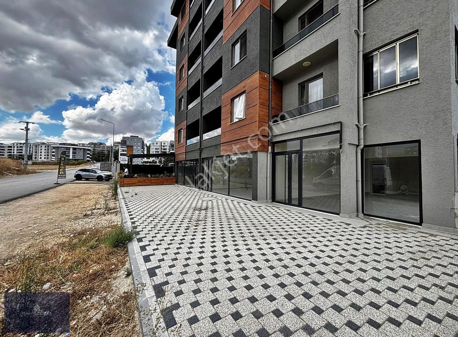 Magna'dan Parlayan Yıldız Kayapa'da Satılık Dükkan - Görsel 6