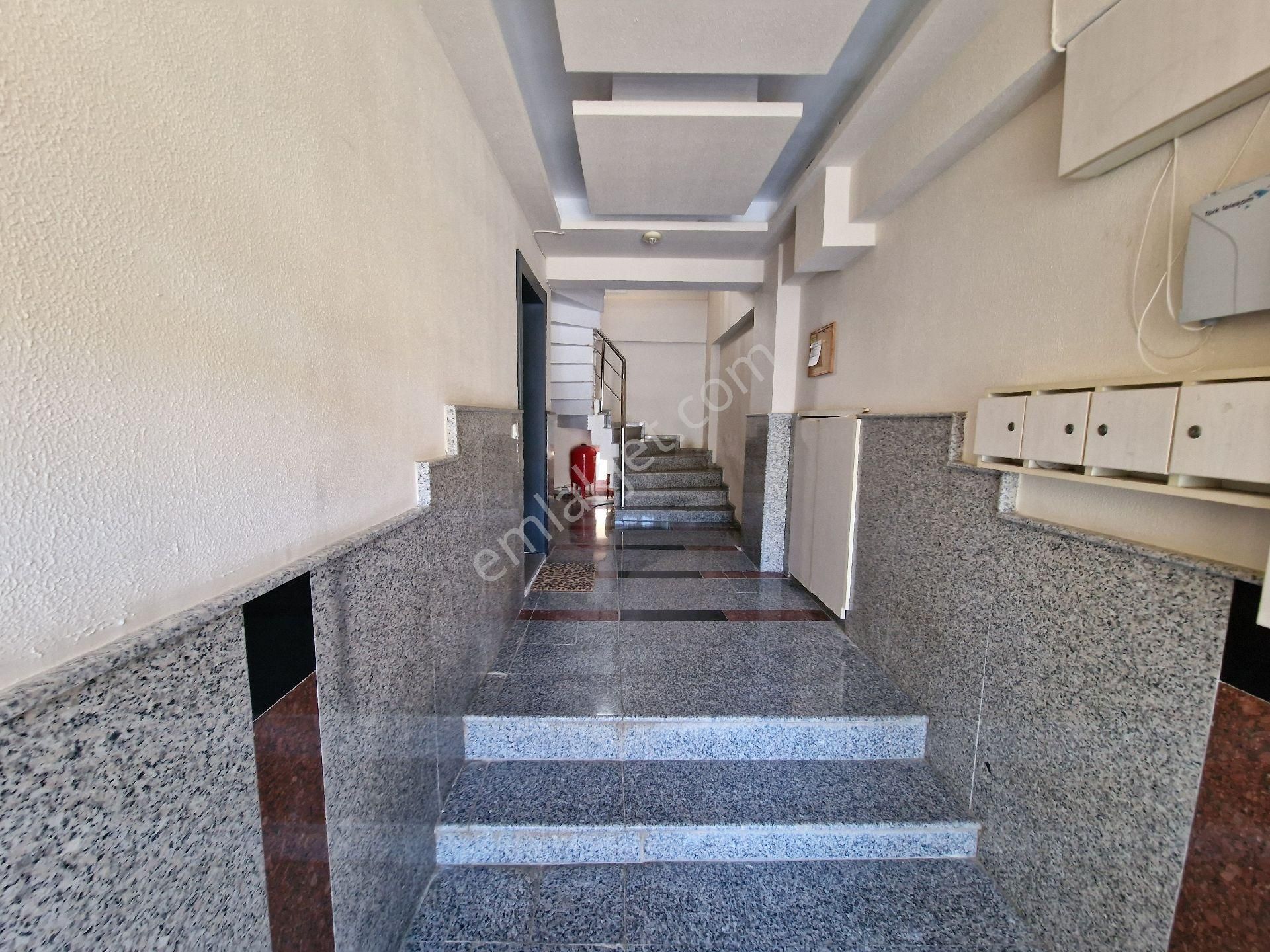 Balçova Çetin Emeç Mah Jeotermalli 2+1 Satılık Daire - Görsel 3