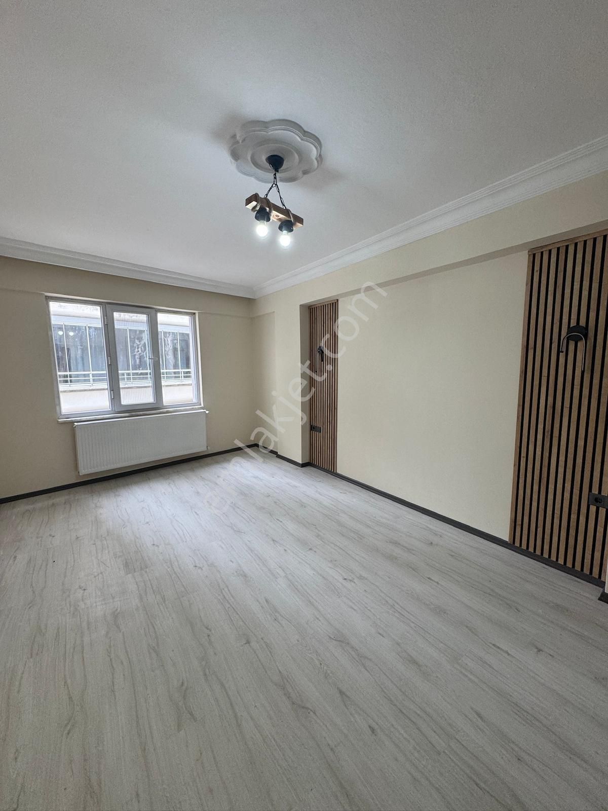 Rekoor Emlaktan Modern Pazarında 2+1 Satılık Daire - Görsel 3