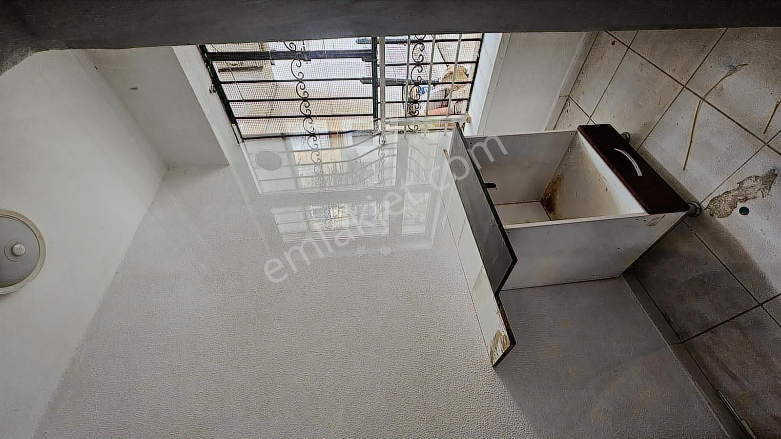 Süvari'de İstasyon Cadde Yakını 1+1 Boyalı Temiz Eşyalı Kiralık - Görsel 3