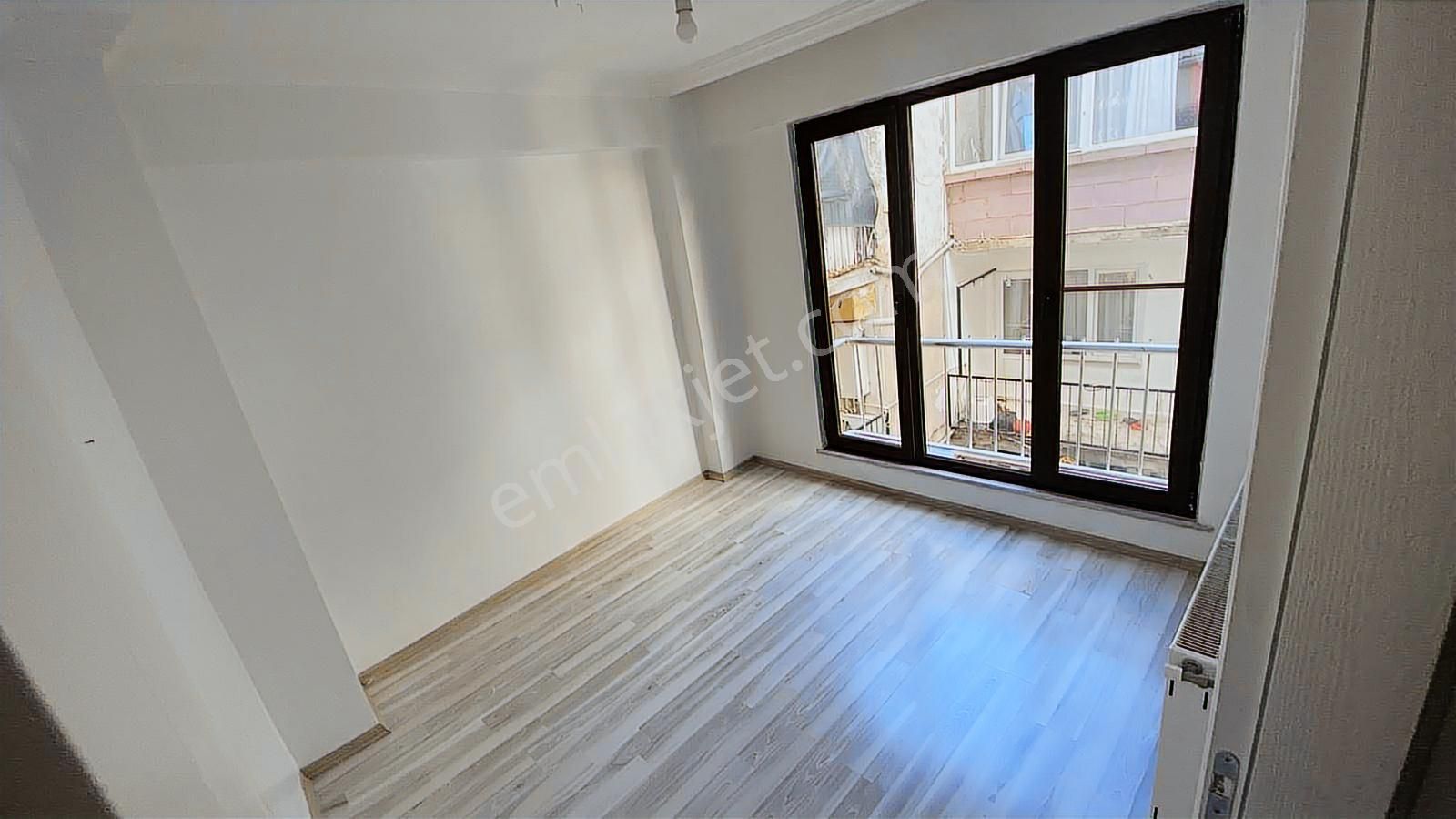 Çanakkale Biga Merkezde Kiralık 1+1 Daire - Görsel 6