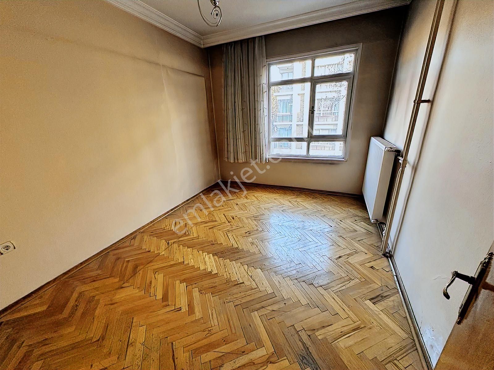 Güvenlik Ve Kuveyt Cd. Otoparklı Satılık 3+1 Daire