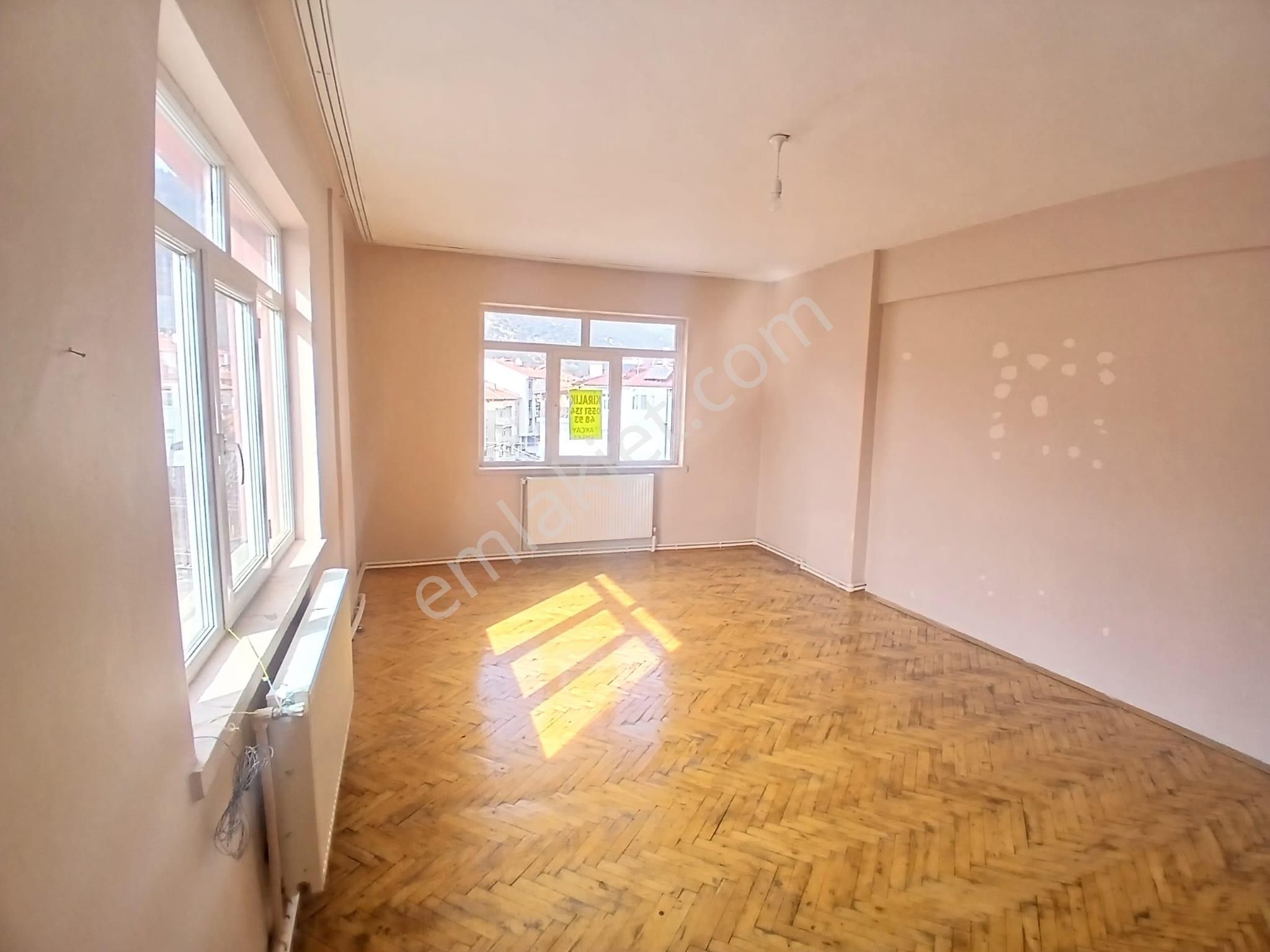 Akçay Emlak'tan Akşehir Altunkalem Mahallesi Altunkalem Parkı Yanında Kiralık 3+1 Daire - Görsel 9
