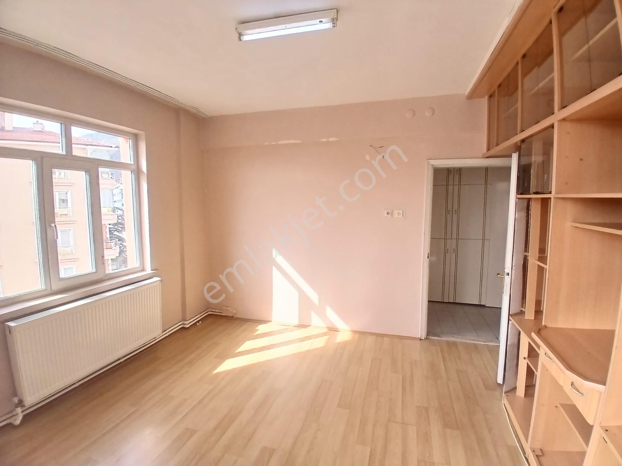 Akçay Emlak'tan Akşehir Altunkalem Mahallesi Altunkalem Parkı Yanında Kiralık 3+1 Daire - Görsel 18