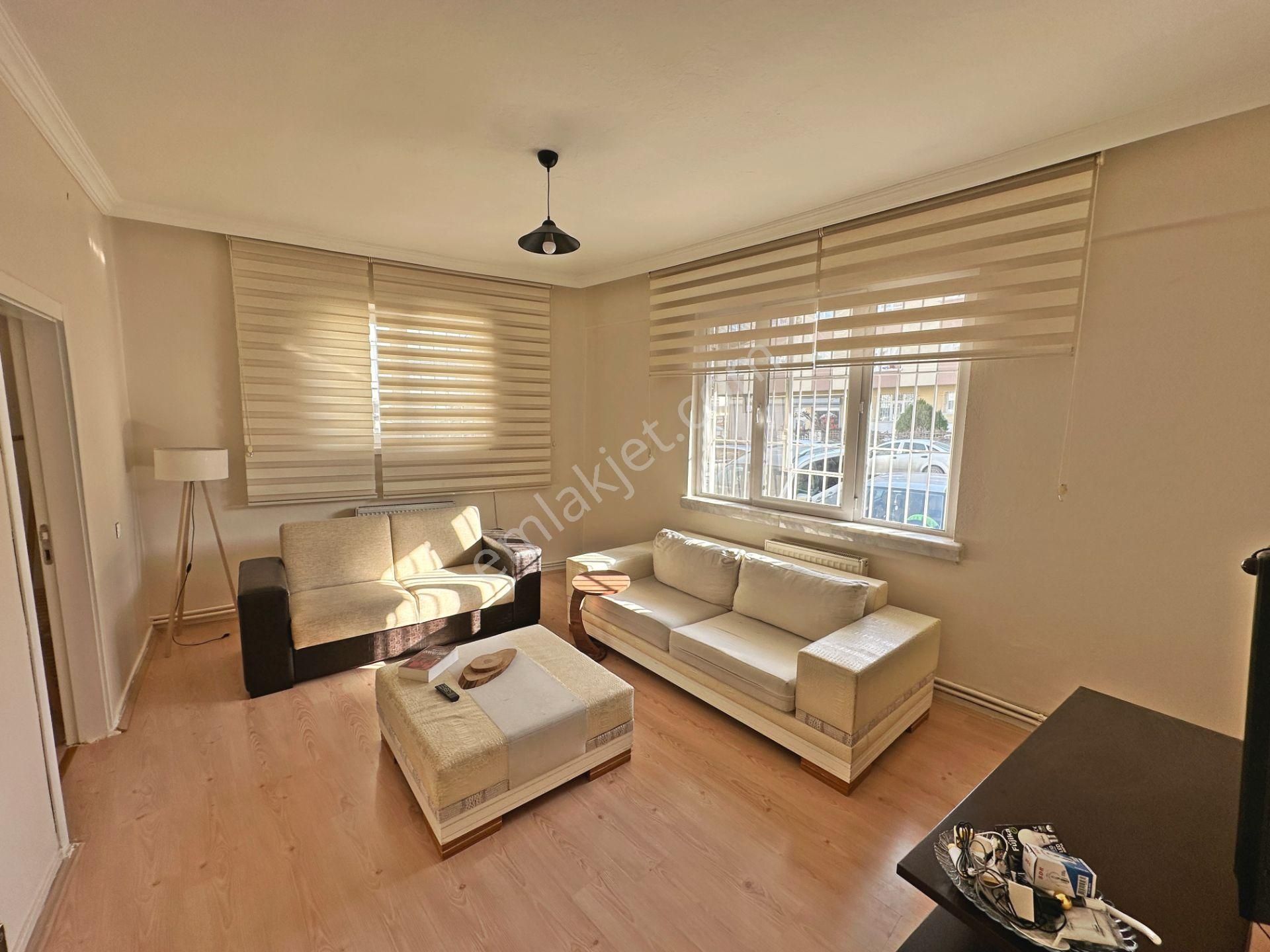 Cebeci Şehitlik Yakını Full Eşyalı Ön Cephede 2+1 Kiralık Daire