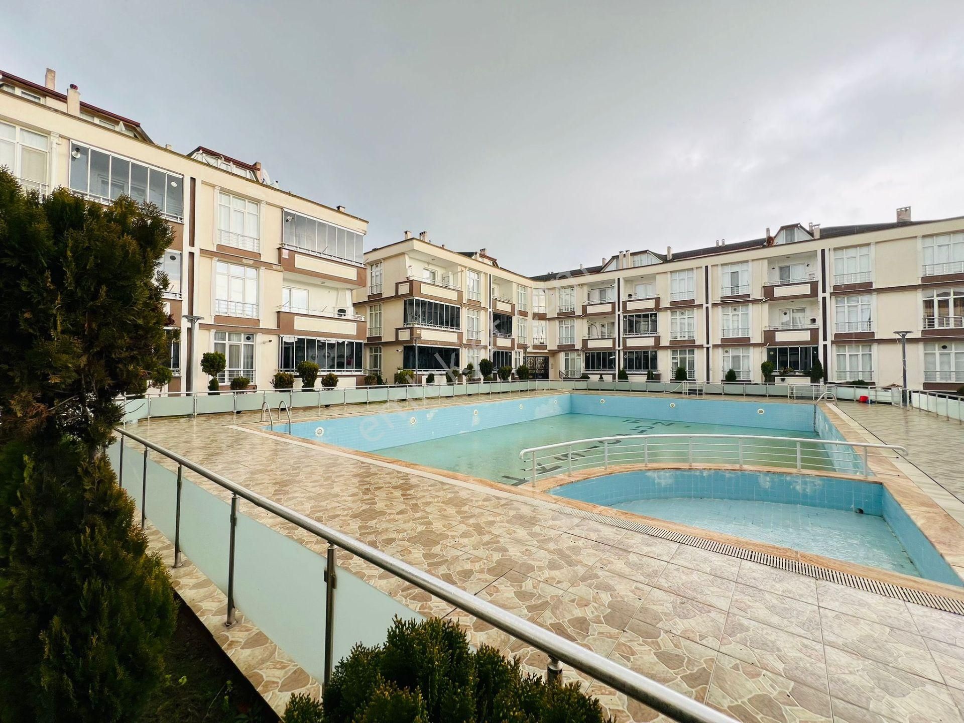 Karasu Çiğdem Emlaktan...denize Çok Yakın & Havuz Başı ^^1+1^^