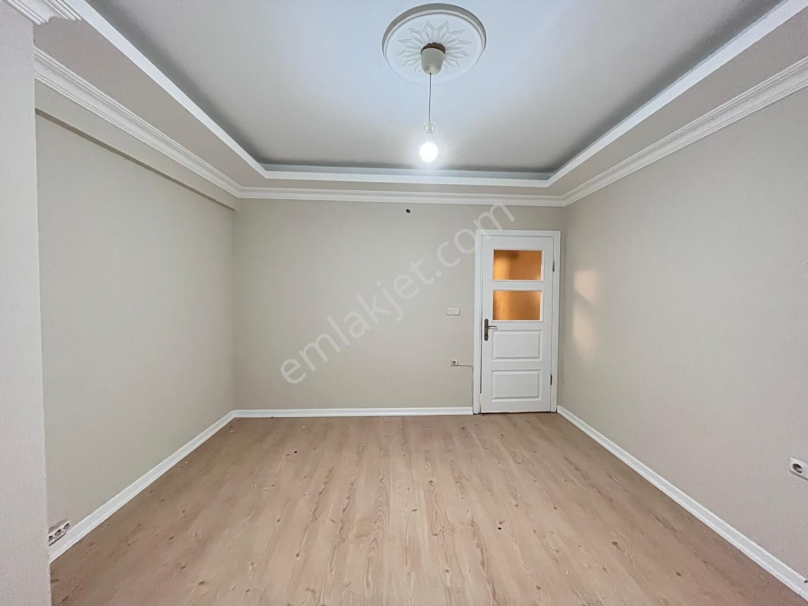 Çerkezköy/ Yıldırım Beyzıt Mah'de Servisler Güzergahın'da Kiralık 1+1 Kombili Hazır Daire