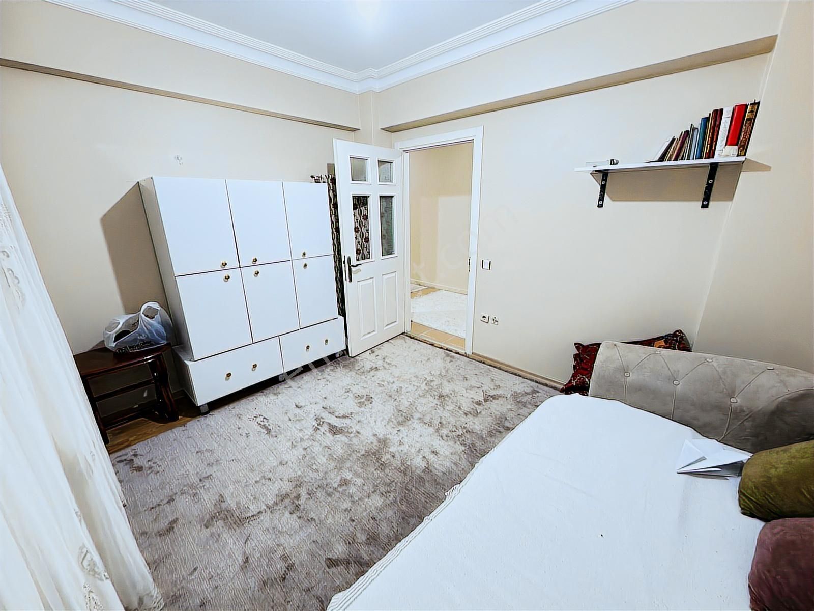 Gültepe'de 3.5+1 Satılık 125 M2 1.kat Gibi Y.giriş Asansörlü - Görsel 5