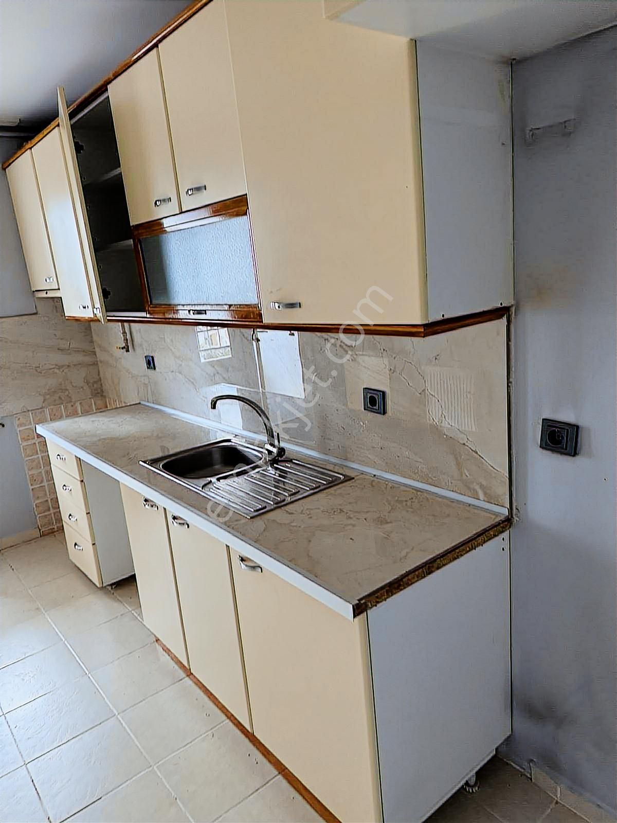 Tuzla Kiptaş 1.kısım 3+1 Satılık Fırsat Daire