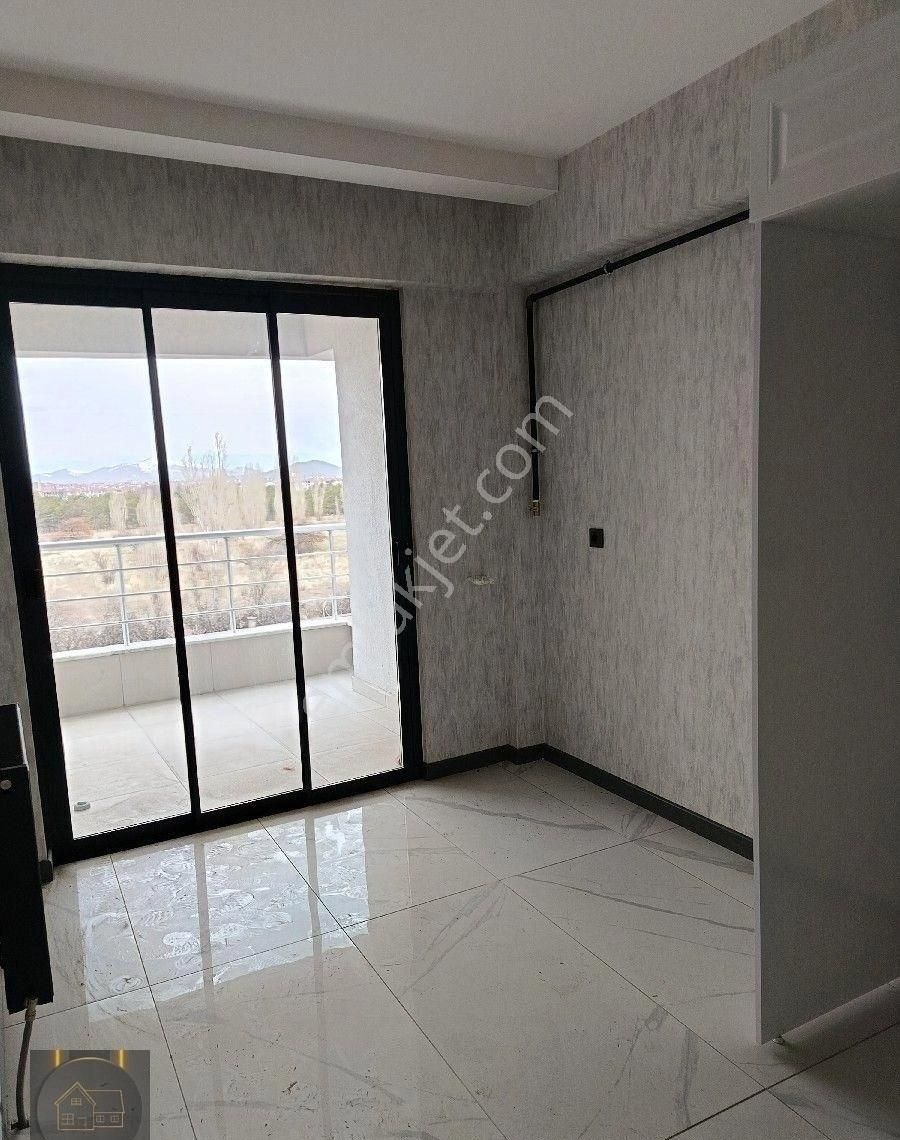 Satlık Sıfır Daireler Erkilet Yolu Polıs Okulu Yanı - Görsel 13