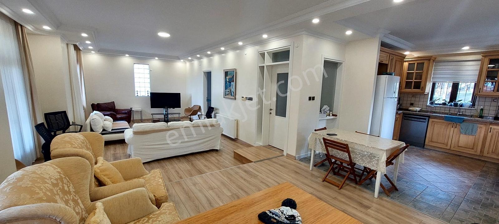 Şile Deniz Manzaralı Mercan Köşk Karşısı 3 Katlı Villa Kiralık - Görsel 9