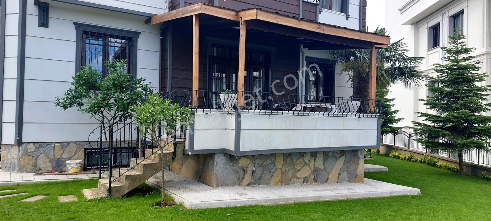 Şile Deniz Manzaralı Mercan Köşk Karşısı 3 Katlı Villa Kiralık - Görsel 12