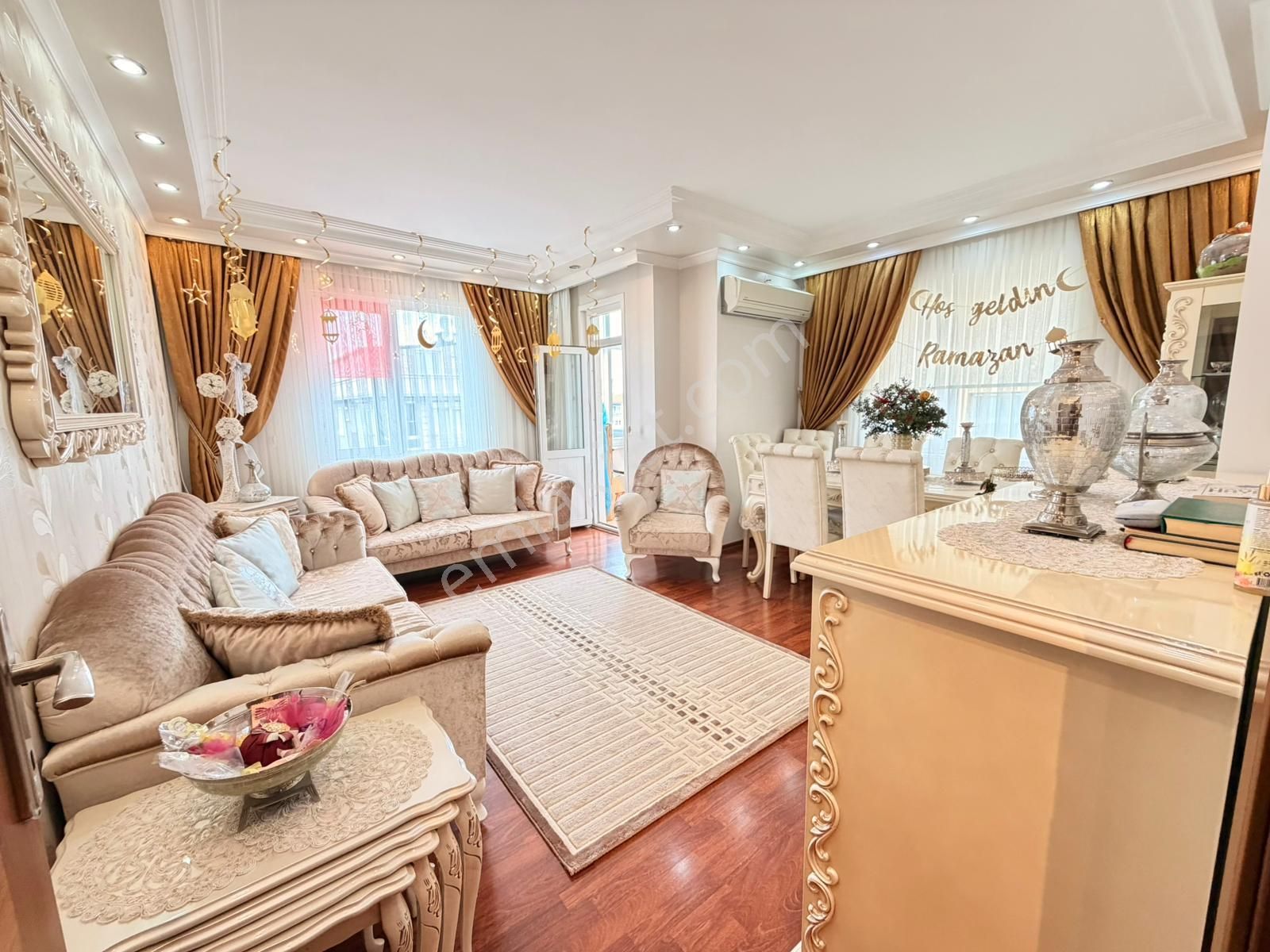 Remax Anı 'dan Bosna Bulvarı 'na Komşu Geniş Satılık 2+1 Daire