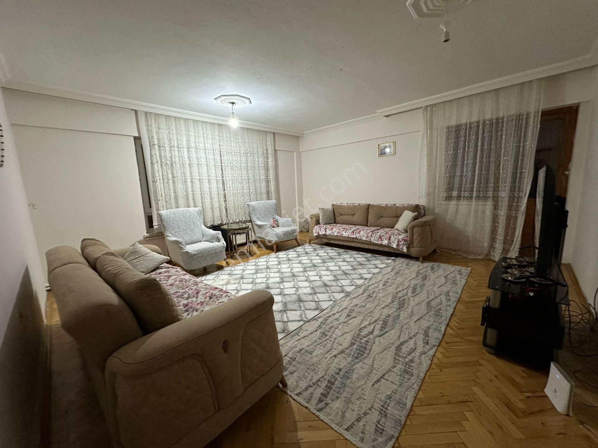 Ekin Mahallesinde Çatak Caddesi Üzerinde 3+1 Katta Satılık Daire !!