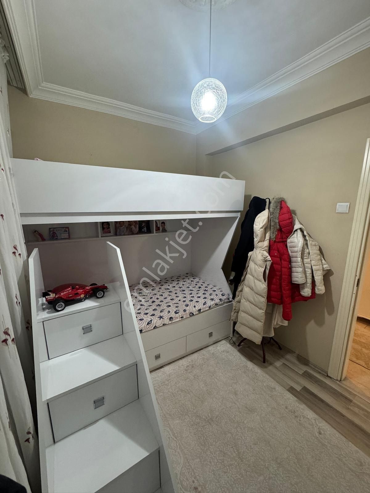 Rekoor Emlaktan 56'larda 3+1 Satılık Daire - Görsel 8