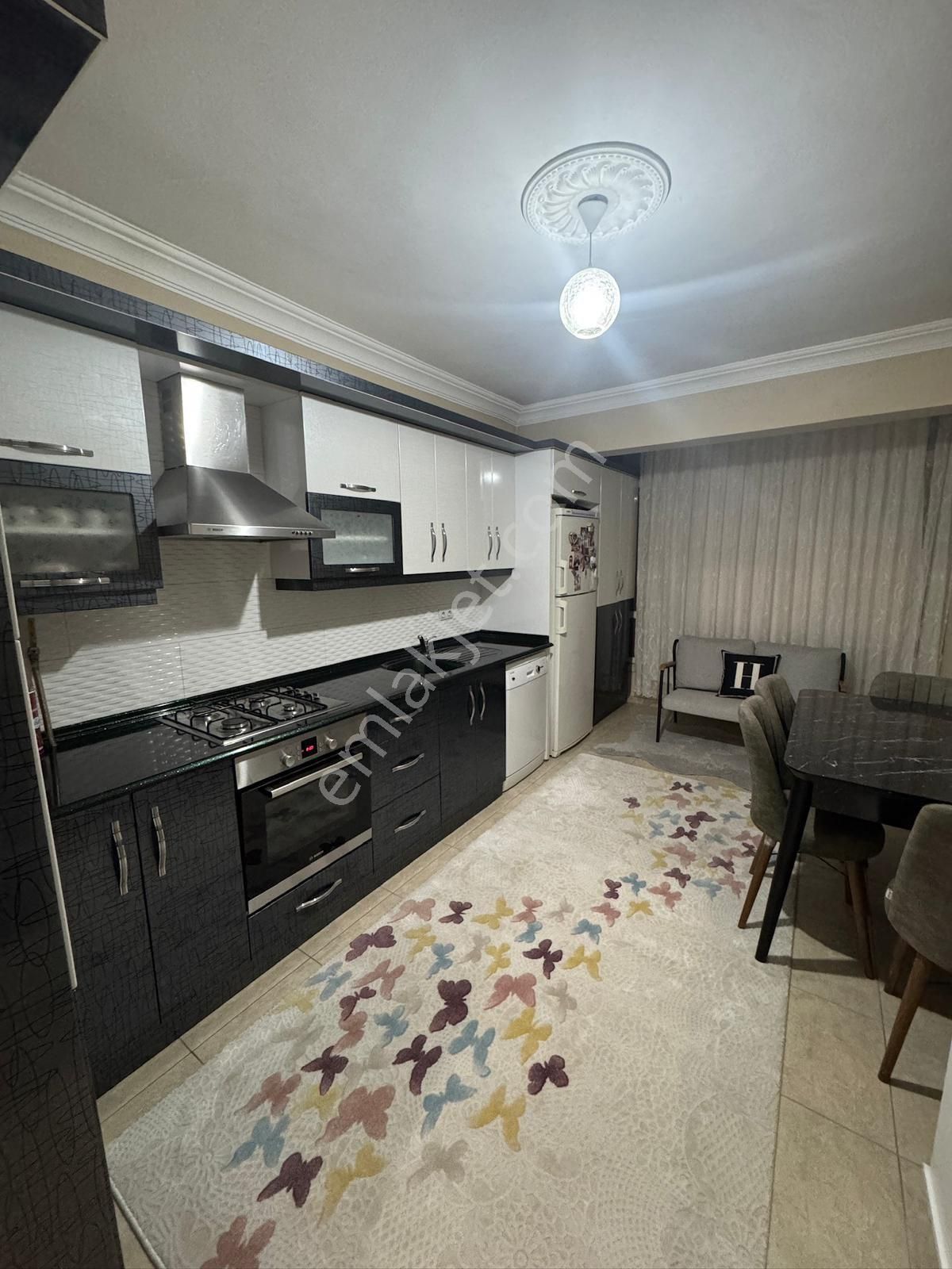 Rekoor Emlaktan 56'larda 3+1 Satılık Daire