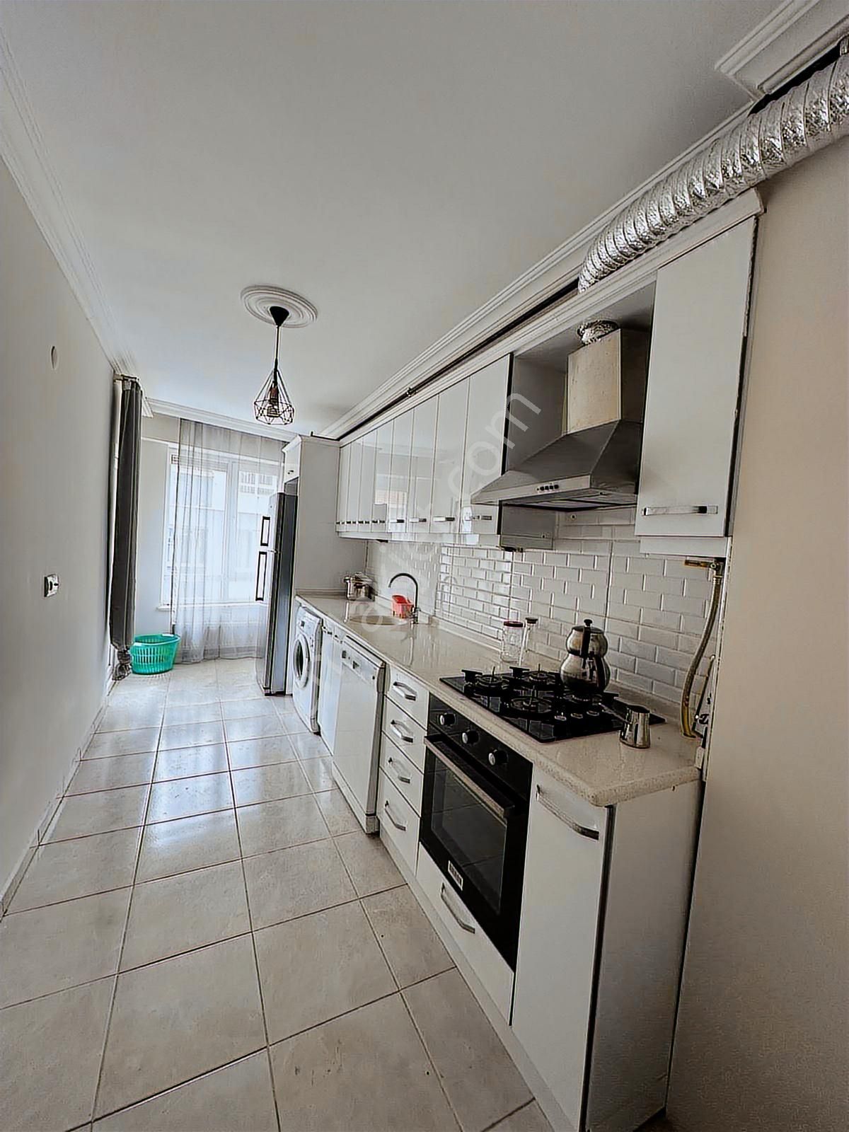 Balkan Gündüz'den Eğitimciler Cad Üzerinde Eşyalı Kiralık 2+1