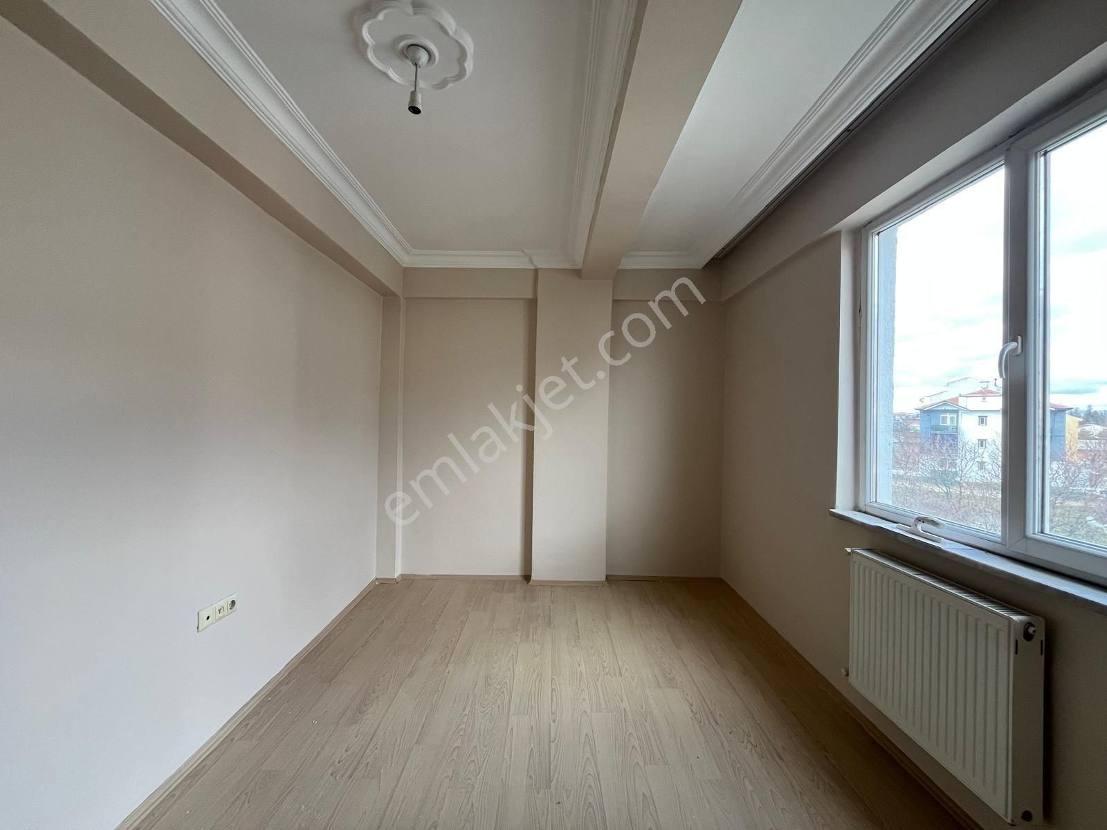 Ekerden Balsu Bulvarında Geniş 3+1 Aile Apartmanında Kiralık - Görsel 7