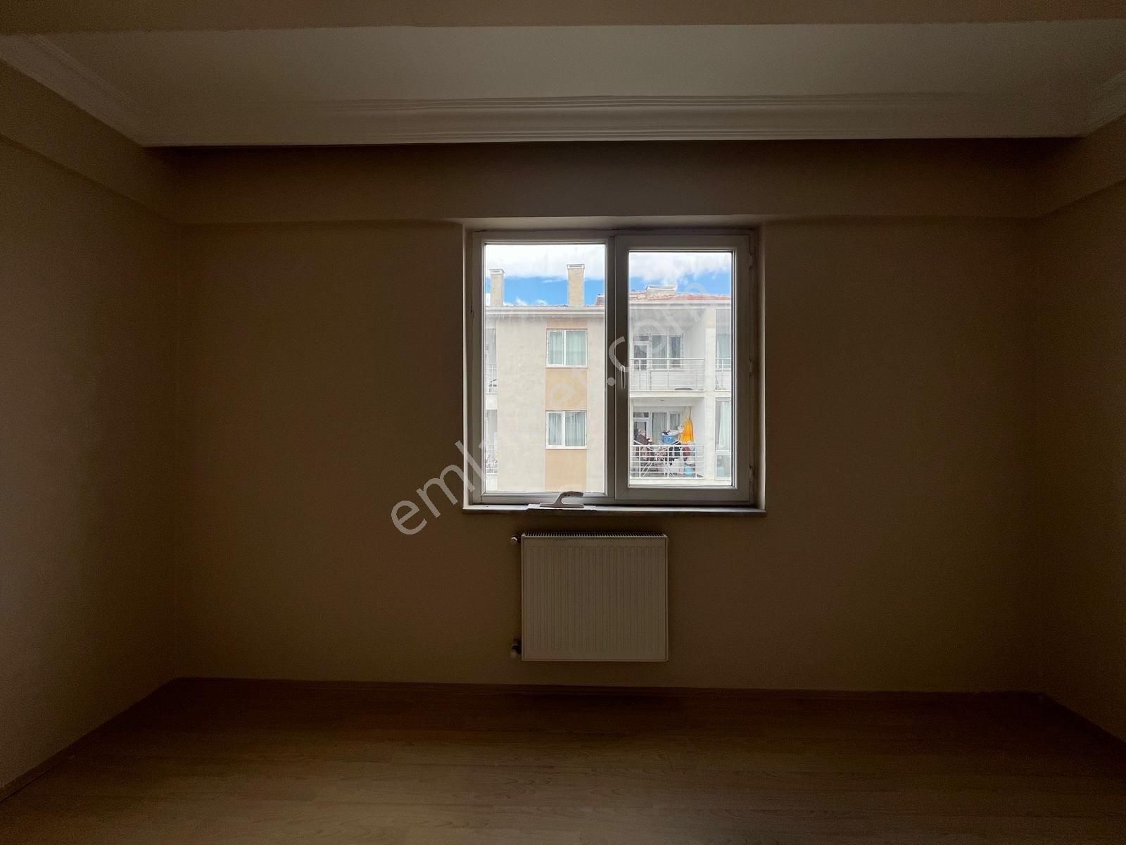 Ekerden Balsu Bulvarında Geniş 3+1 Aile Apartmanında Kiralık - Görsel 25