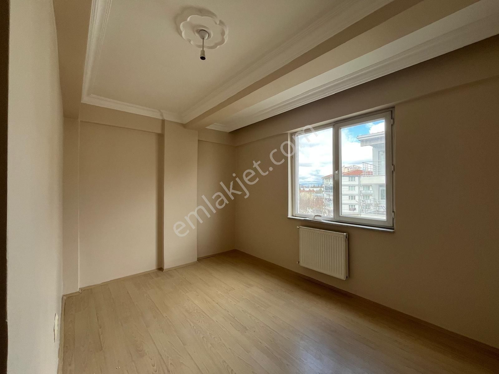 Ekerden Balsu Bulvarında Geniş 3+1 Aile Apartmanında Kiralık - Görsel 27