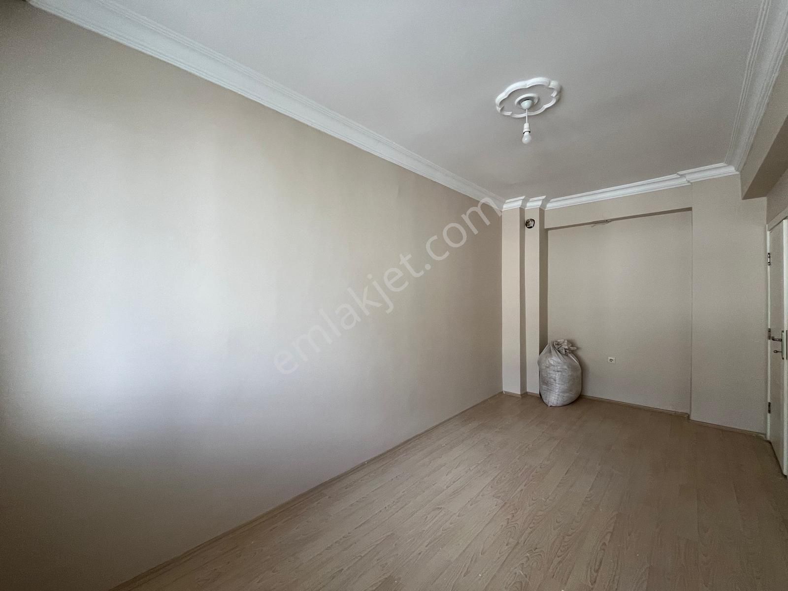 Ekerden Balsu Bulvarında Geniş 3+1 Aile Apartmanında Kiralık - Görsel 35