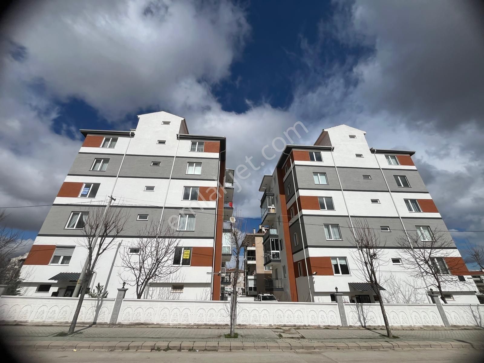 Ekerden Balsu Bulvarında Geniş 3+1 Aile Apartmanında Kiralık - Görsel 20