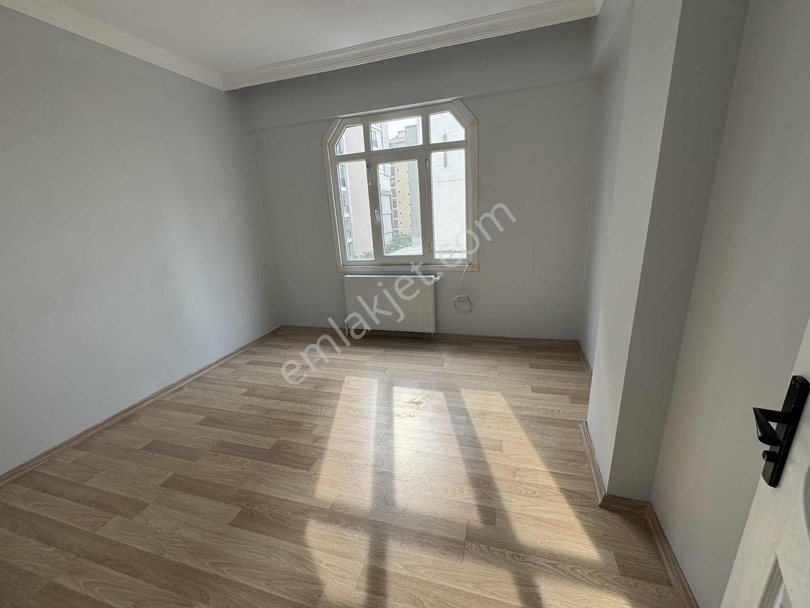 Taşdelen Merkezde Kiralık 3+1 1.kat 130m2 Daire - Görsel 4