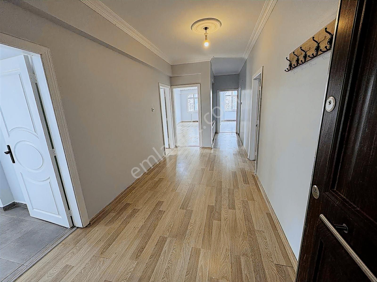 Taşdelen Merkezde Kiralık 3+1 1.kat 130m2 Daire - Görsel 14